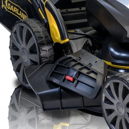 Cortacésped a batería autopropulsado... Cortacésped a batería autopropulsado...