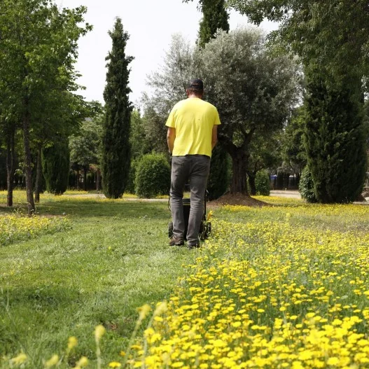 Cortacésped de gasolina GARLAND SIOUX... Cortacésped de gasolina GARLAND SIOUX...